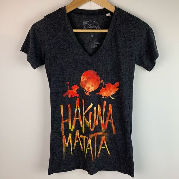 Disney women’s gray short sleeve graphic T-shirt The lion king Hakuna Matata xs - Picture 1 of 6